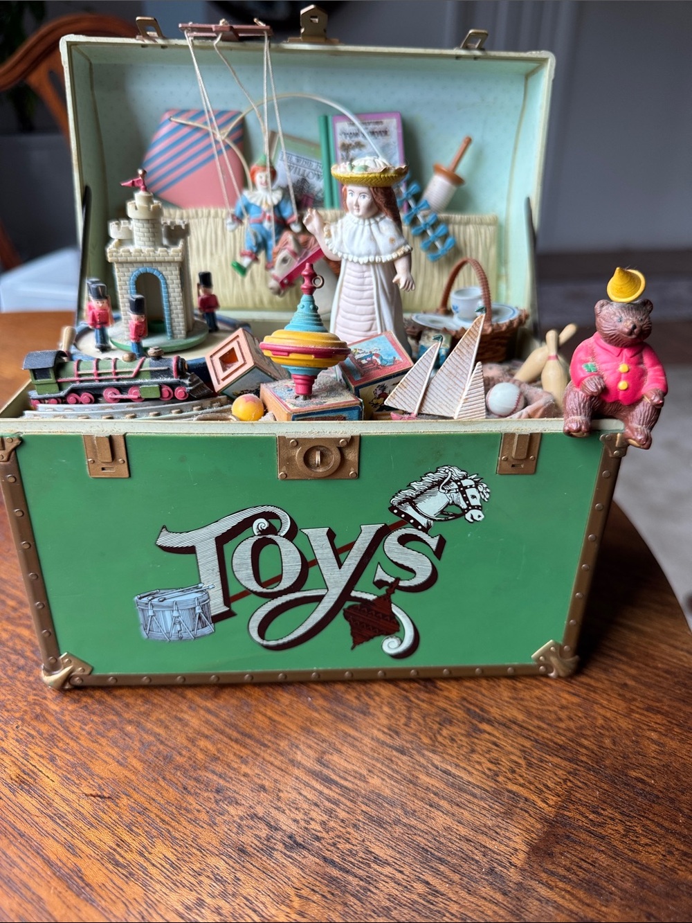 Vintage-Inspired Green Toys Chest Playset with Miniature Figures